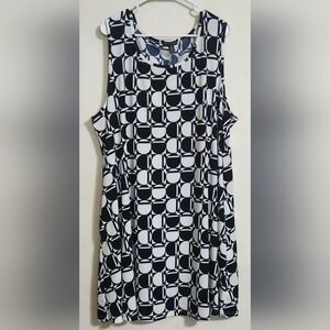 Nina Leonard Black and white dress